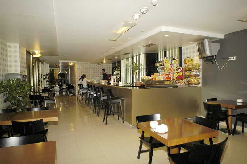 Hotel Ciutat Іґуалада Ресторан фото