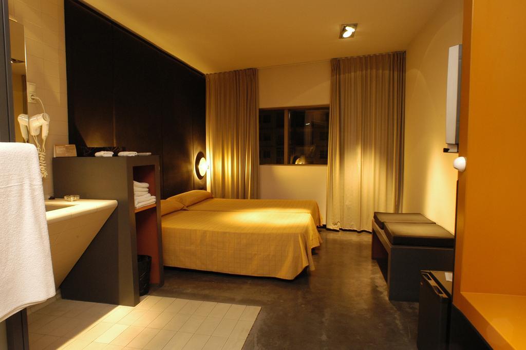 Hotel Ciutat Іґуалада Екстер'єр фото